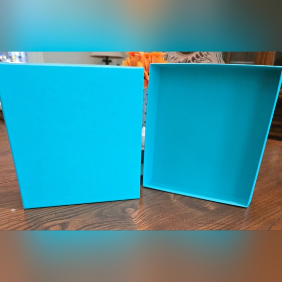 Tiffany & Co. Blue Box Empty - Picture 4 of 8